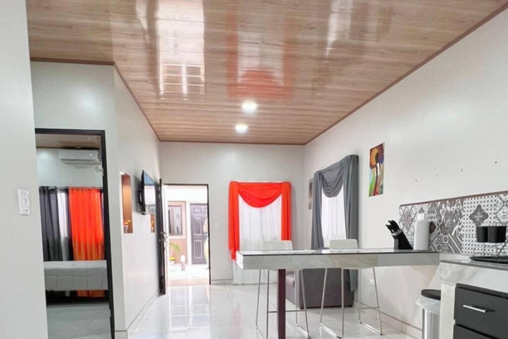 Orange Apartment 5 Min Aeropuerto Juan Santamaria Alajuela Екстериор снимка