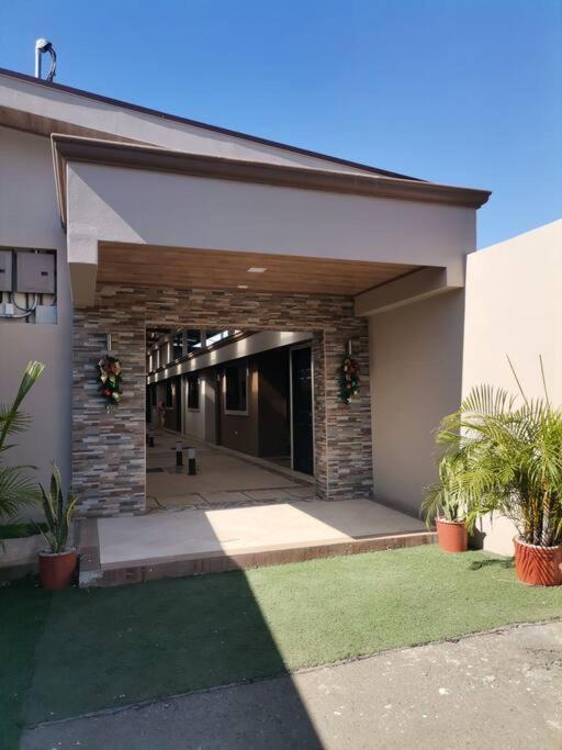 Orange Apartment 5 Min Aeropuerto Juan Santamaria Alajuela Екстериор снимка